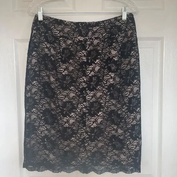 Banana Republic Lined Lace Skirt Sz. 8 Gently Loved - Picture 3 of 7